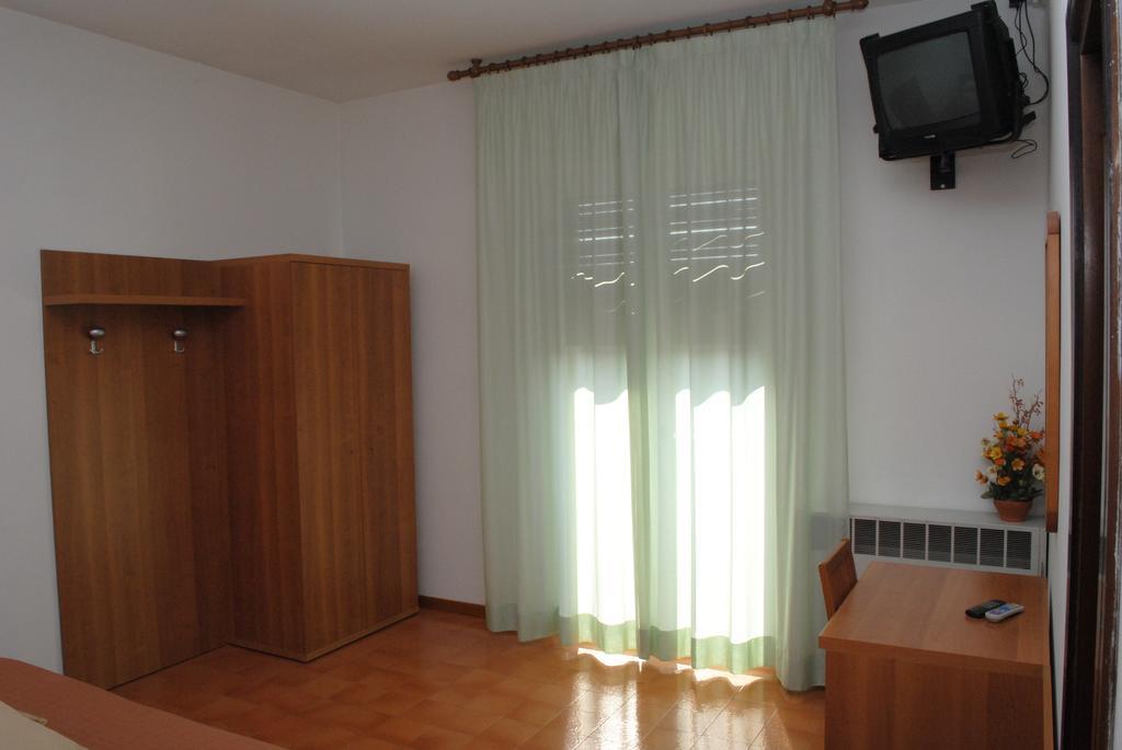 Albergo "Da Mario" Пианоро Стая снимка